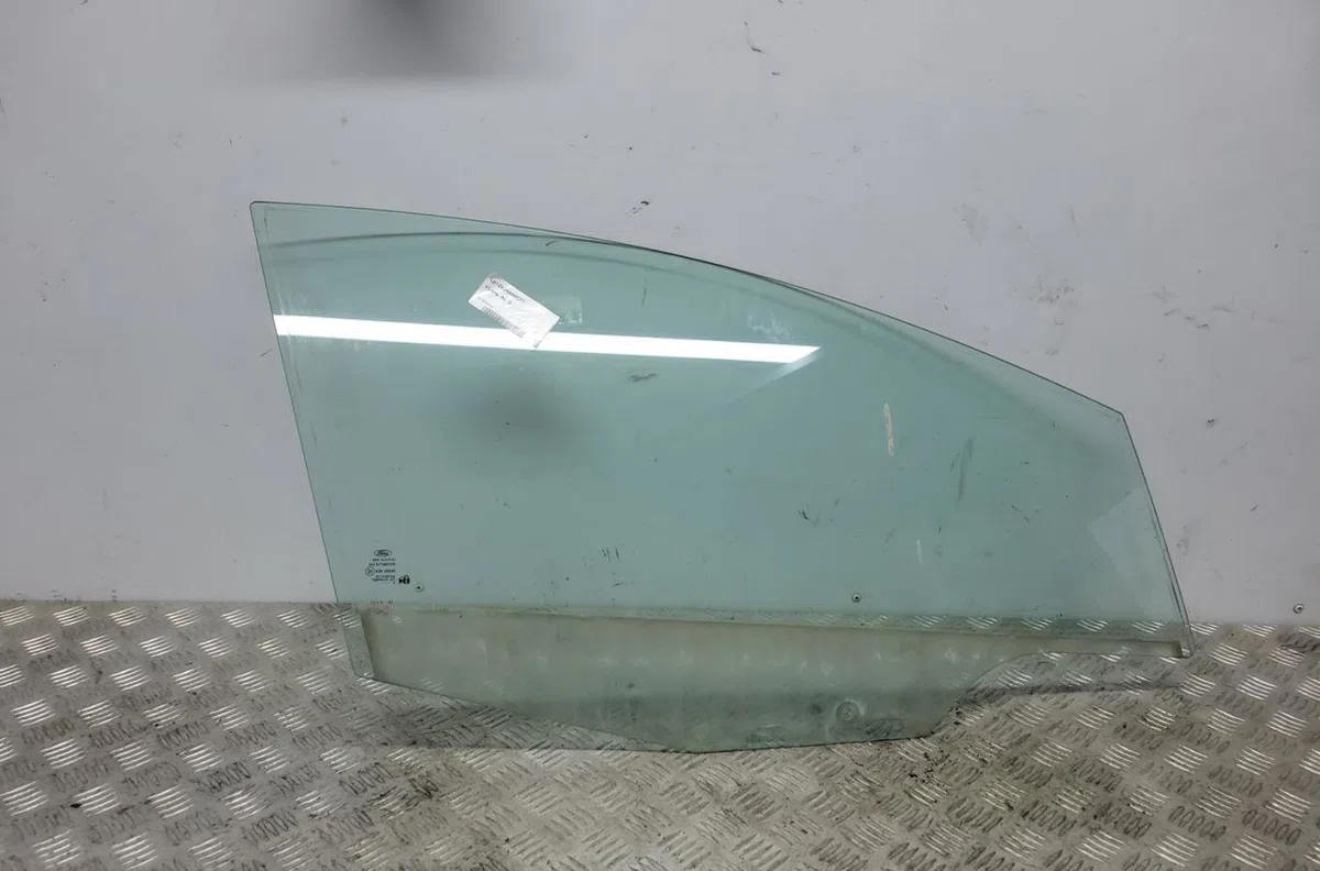 Glace porte av d FORD FIESTA 6 PHASE 1 occasion