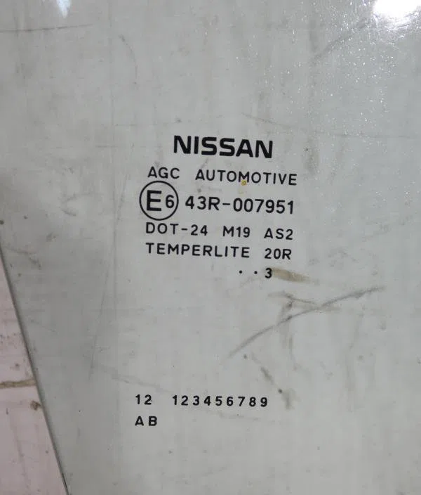 Glace porte av d NISSAN JUKE 1 PHASE 1 occasion