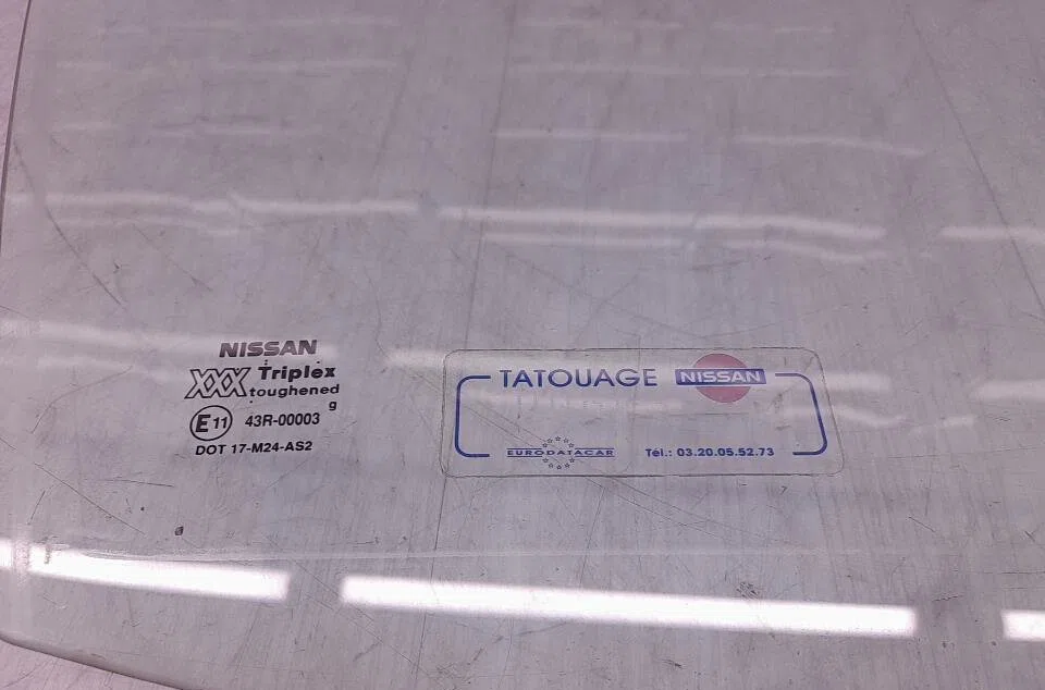 Glace porte av d NISSAN PRIMERA 2 PHASE 1 BREAK occasion