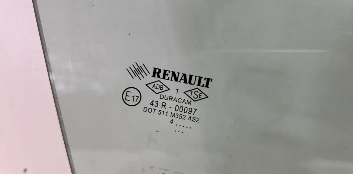 Glace porte av d RENAULT CLIO 4 PHASE 1 occasion