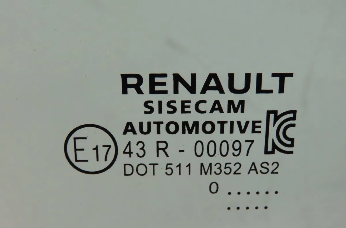 Glace porte av d Renault CLIO V (B7_) 1.6 e-tech 140 (b7mu) (2020) occasion