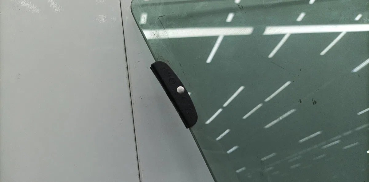 Glace porte av d RENAULT MEGANE 1 PHASE 1 occasion