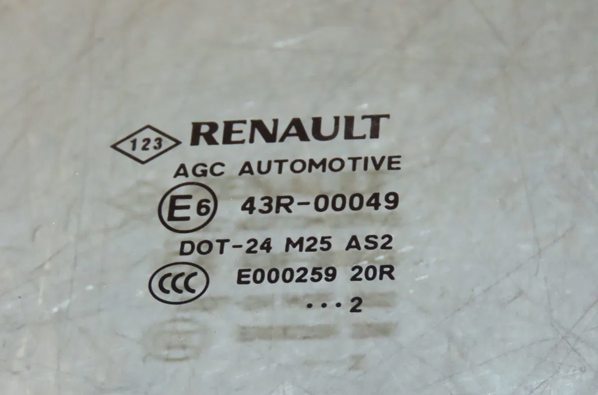 Glace porte av d RENAULT MEGANE occasion
