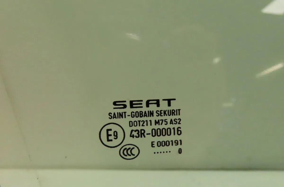 Glace porte av d Seat LEON ST (5F8) 1.5 tsi (2018-2020) occasion