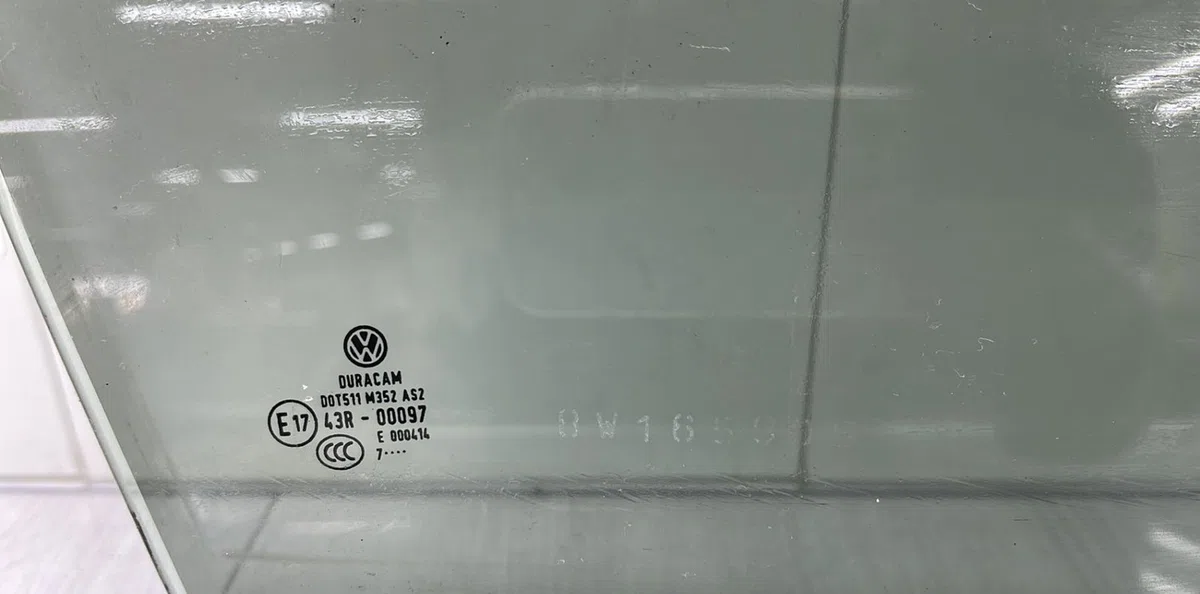 Glace porte av d VOLKSWAGEN GOLF 5 occasion