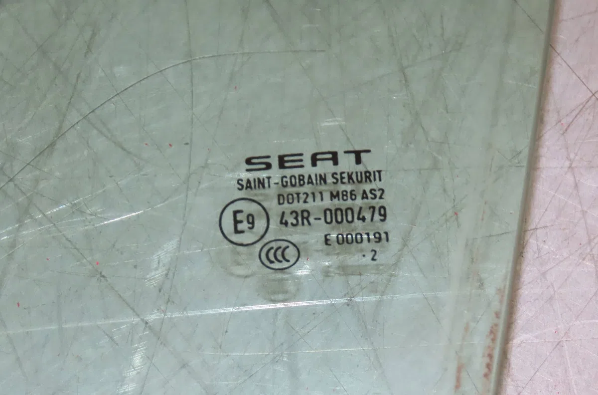 Glace porte av g SEAT IBIZA occasion