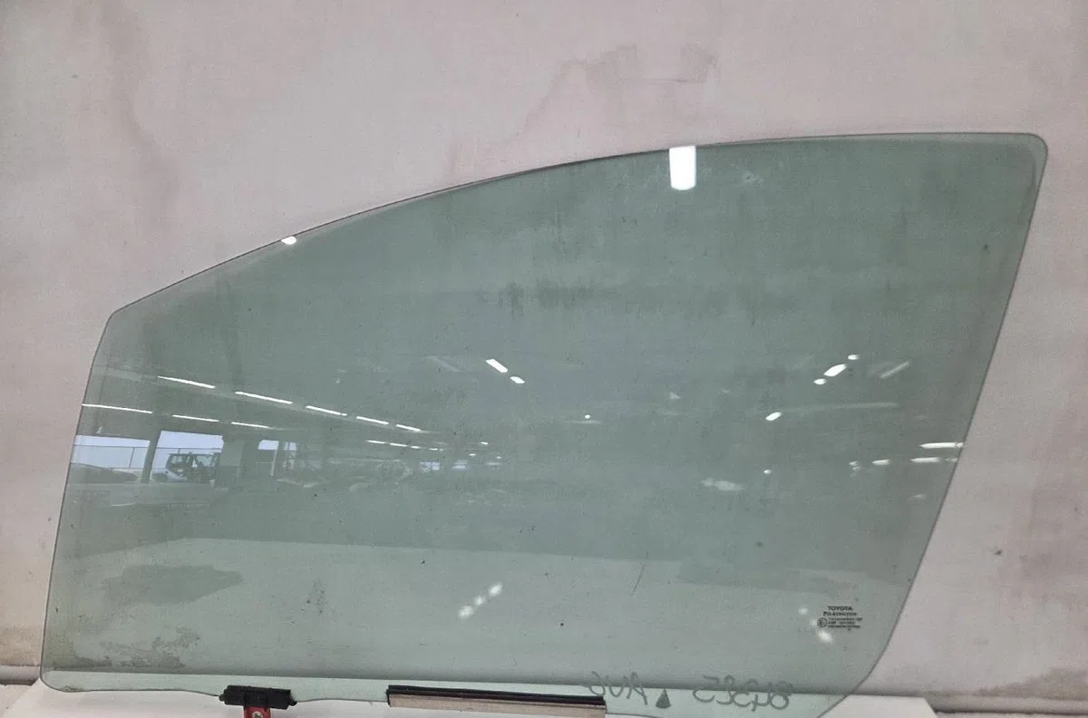 Glace porte av g TOYOTA YARIS 3 PHASE 2 occasion