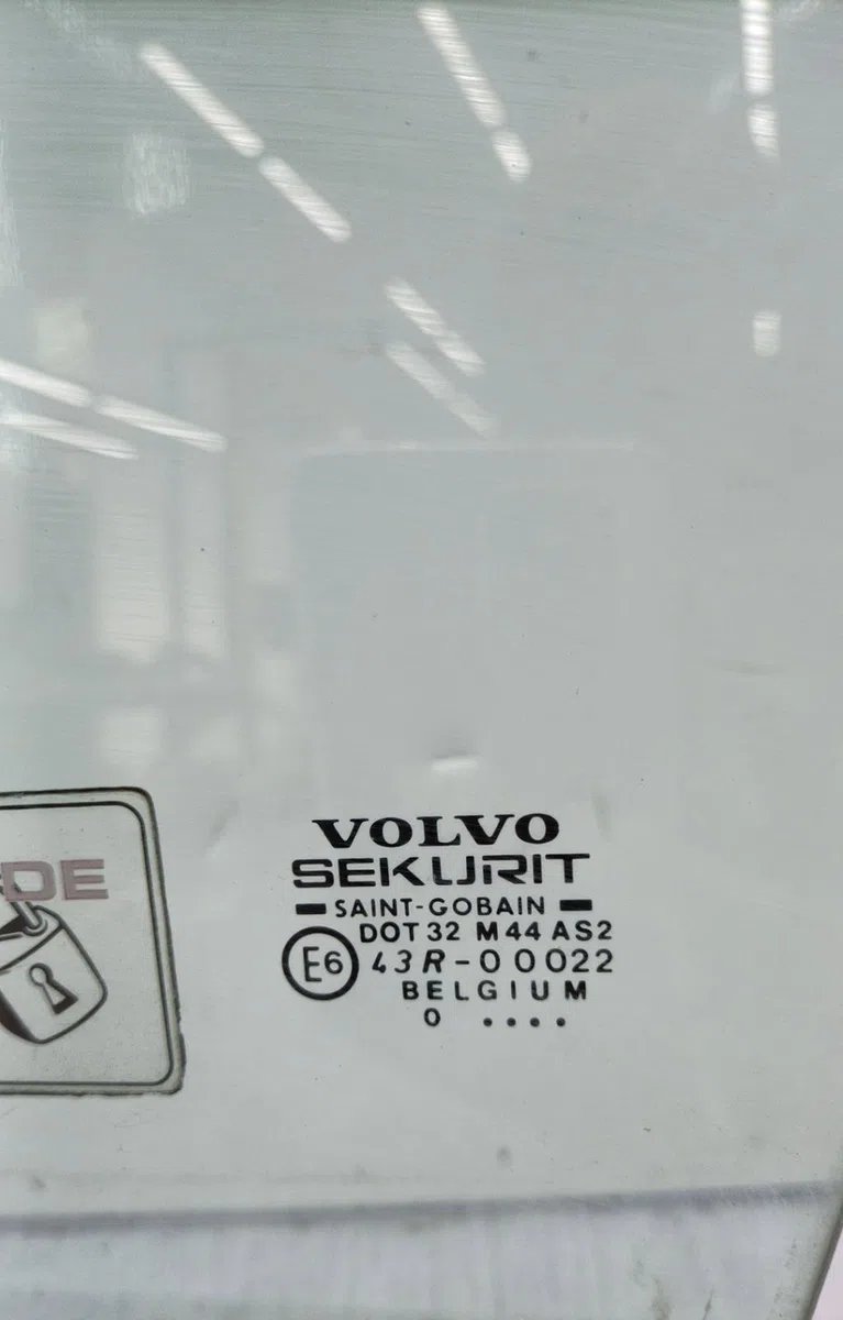Glace porte av g VOLVO V 40 1 PHASE 2 BREAK occasion