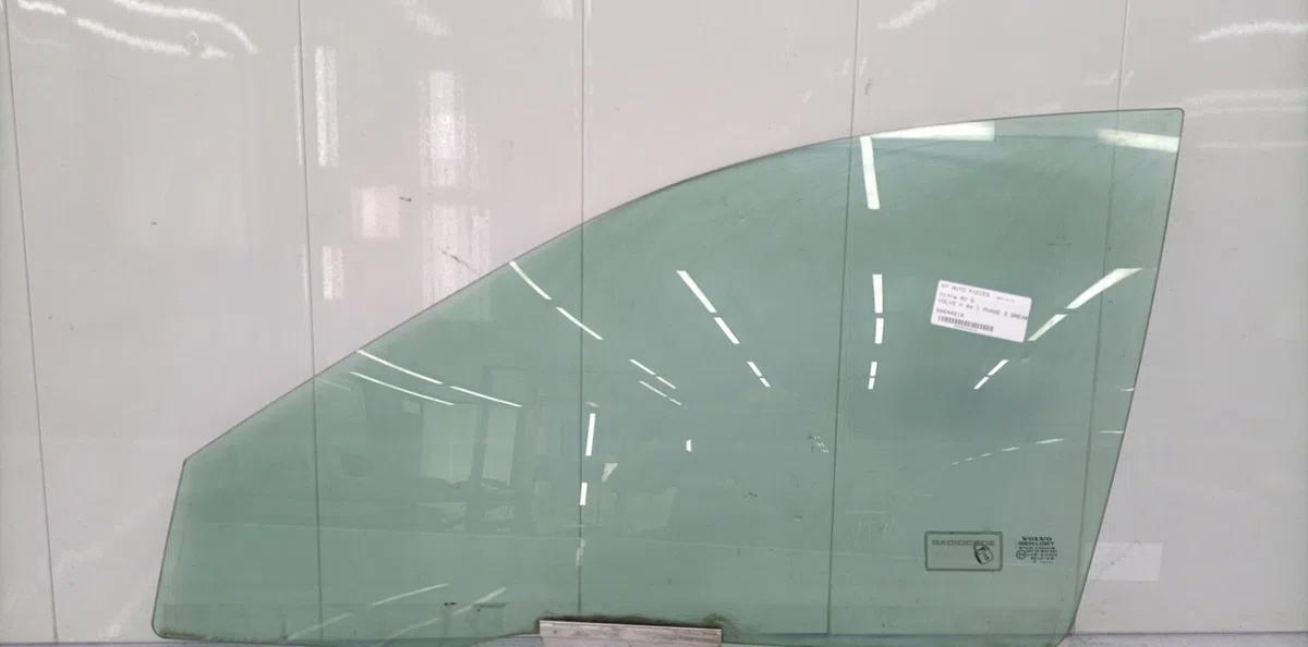 Glace porte av g VOLVO V 40 1 PHASE 2 BREAK occasion