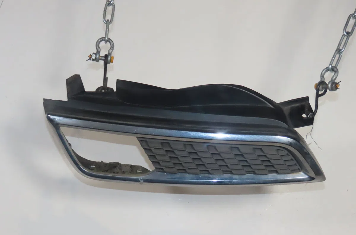 Grille calandre d Nissan MICRA III (K12) 1.2 16v (2003-2010) occasion