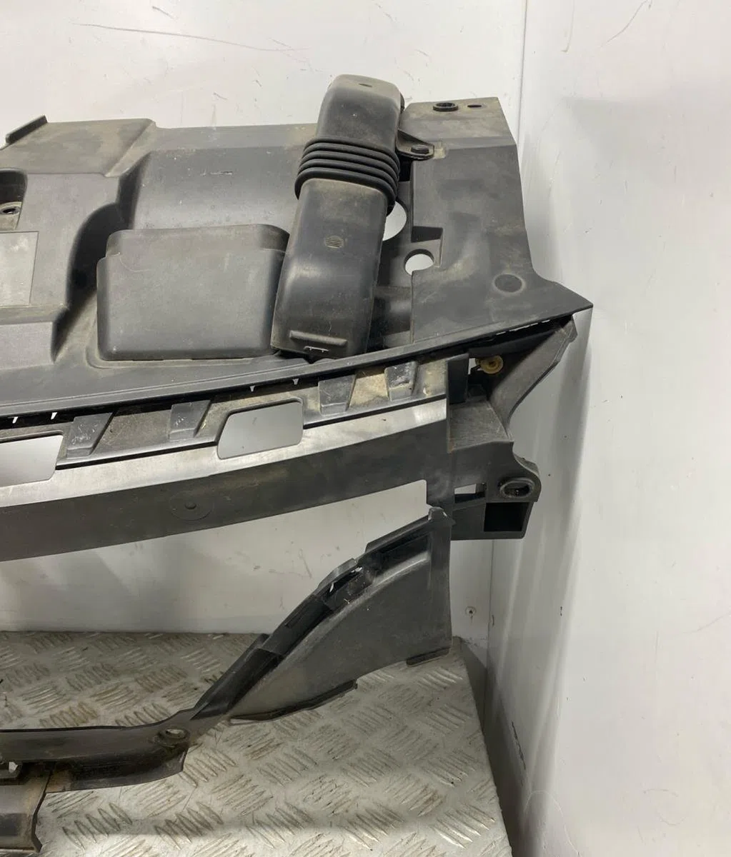 Grille calandre RENAULT MEGANE 4 PHASE 1 BREAK occasion