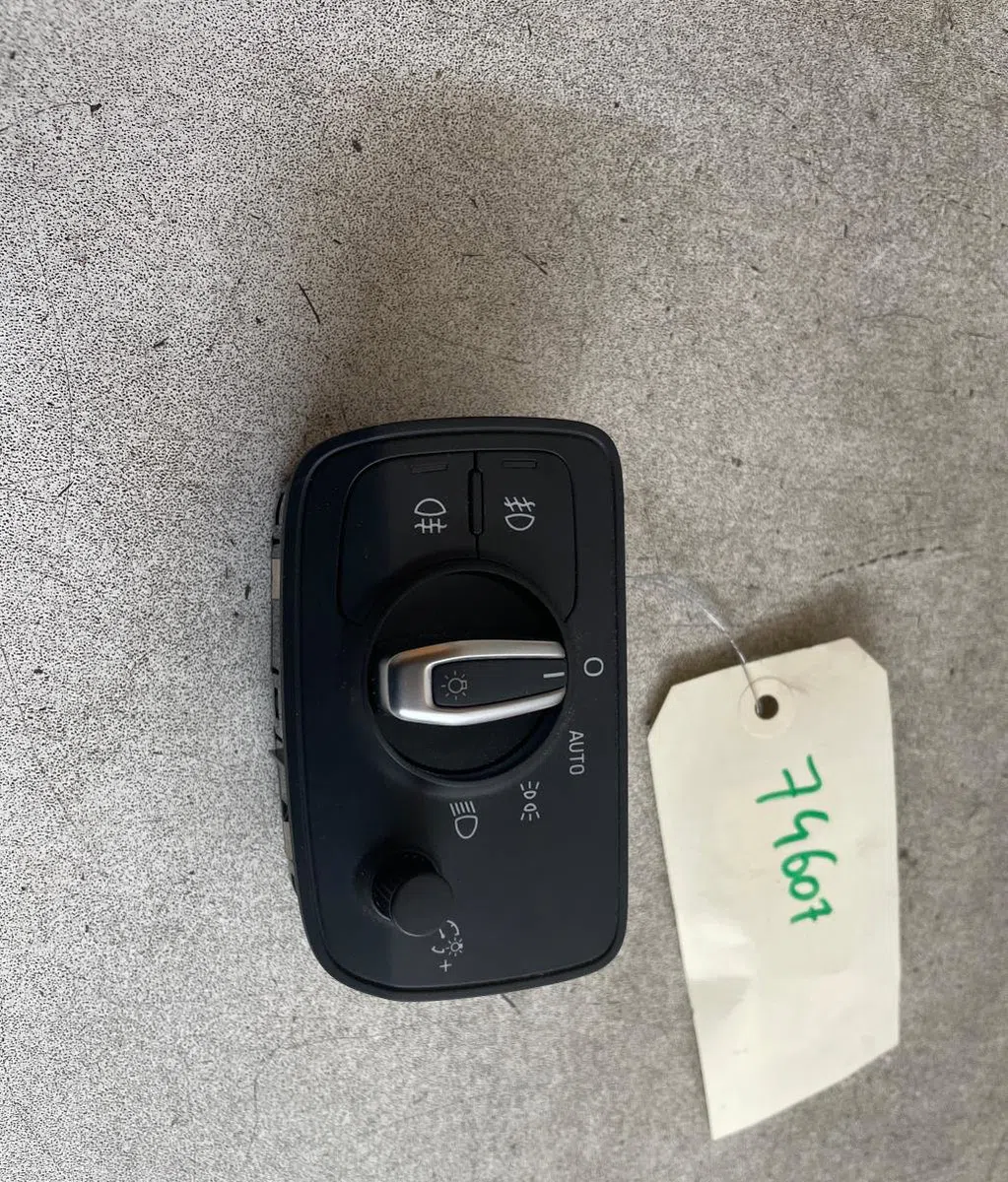 Interrupteur commande de phares Audi A3 (8V1, 8VK) 1.6 tdi (2013-2017) occasion