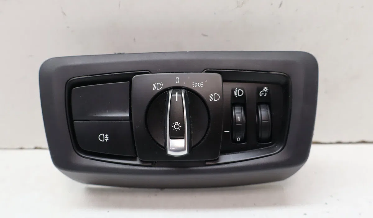 Interrupteur commande de phares Bmw 2 Gran Tourer (F46) 216 d (2014) occasion