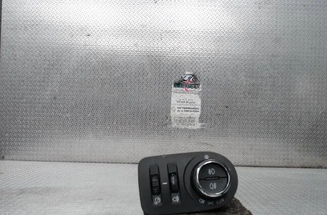 Interrupteur commande de phares Opel CORSA F 1.5 (68) (2019) occasion