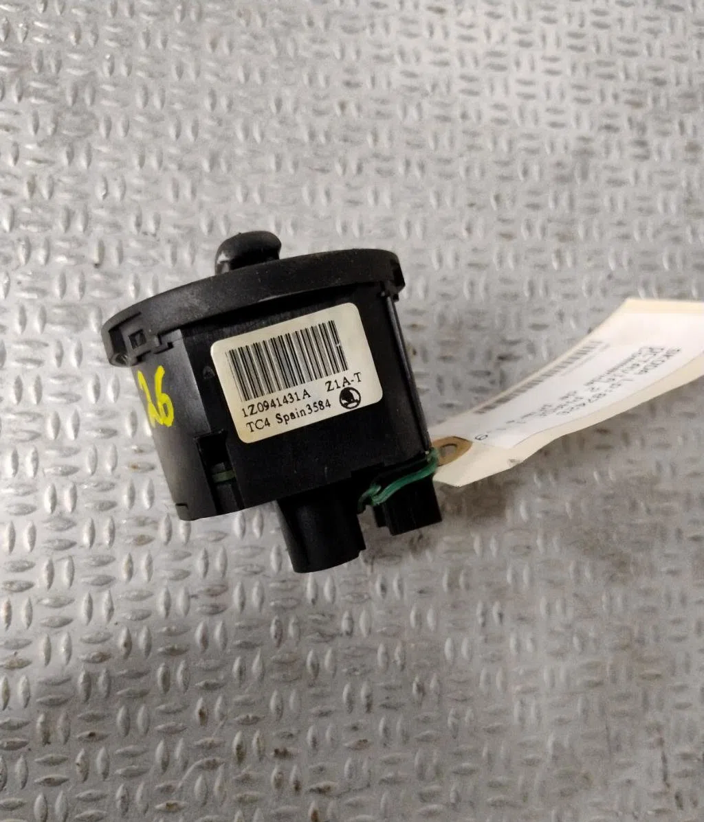 Interrupteur commande de phares Skoda OCTAVIA II (1Z3) 1.9 tdi (2004-2010) occasion