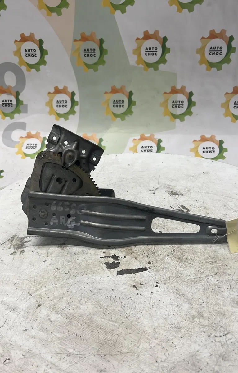 Mecanisme leve-glace arrière gauche TOYOTA YARIS 2 PHASE 1 occasion