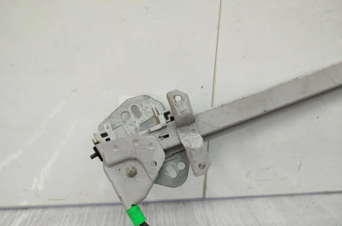 Mecanisme  moteur lève-glace avant droit FORD ESCORT 6 occasion