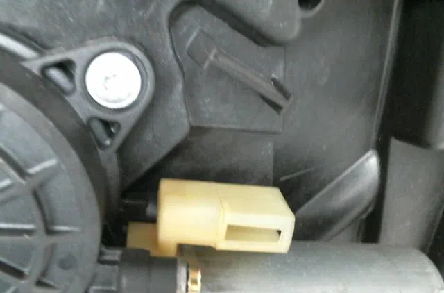 Mecanisme  moteur lève-glace avant droit FORD FIESTA V occasion