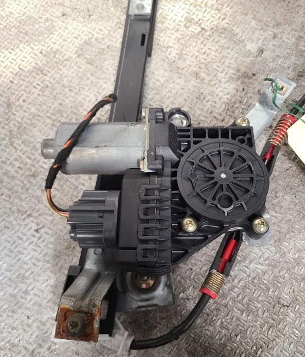Mecanisme  moteur lève-glace avant droit FORD MONDEO 2 occasion