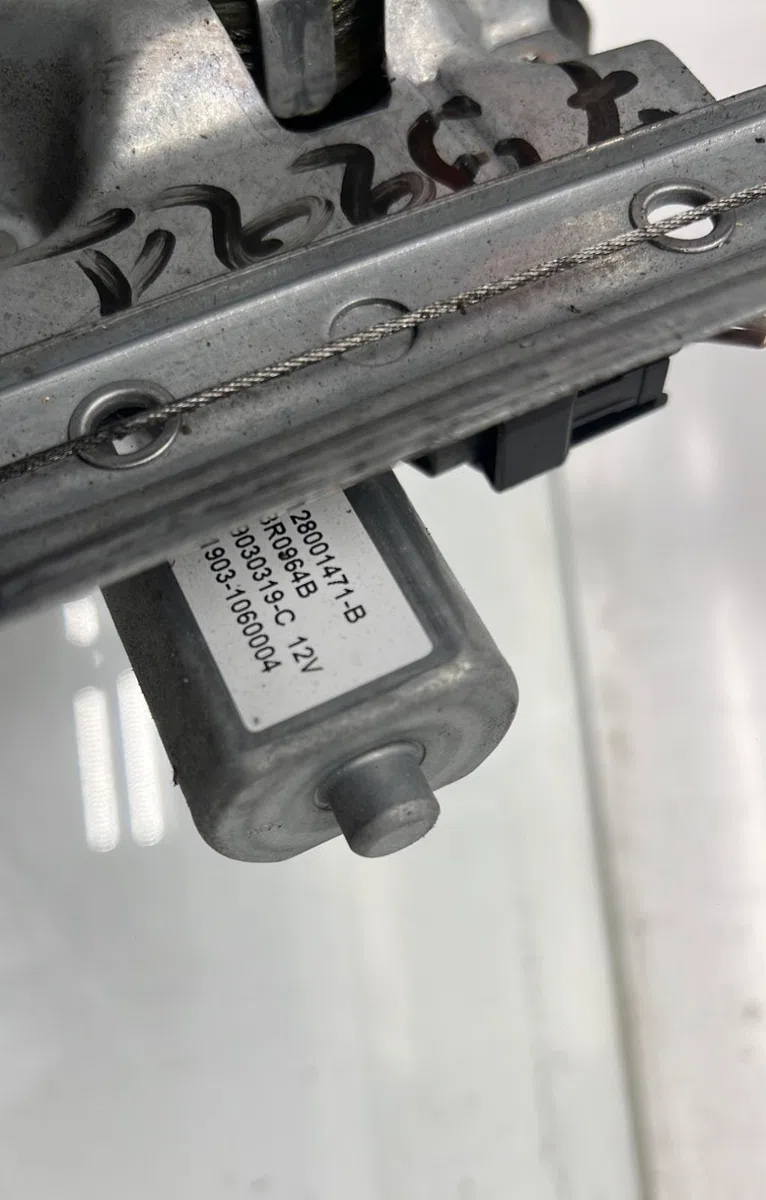 Mecanisme  moteur lève-glace avant droit RENAULT TWINGO 3 PHASE 1 occasion