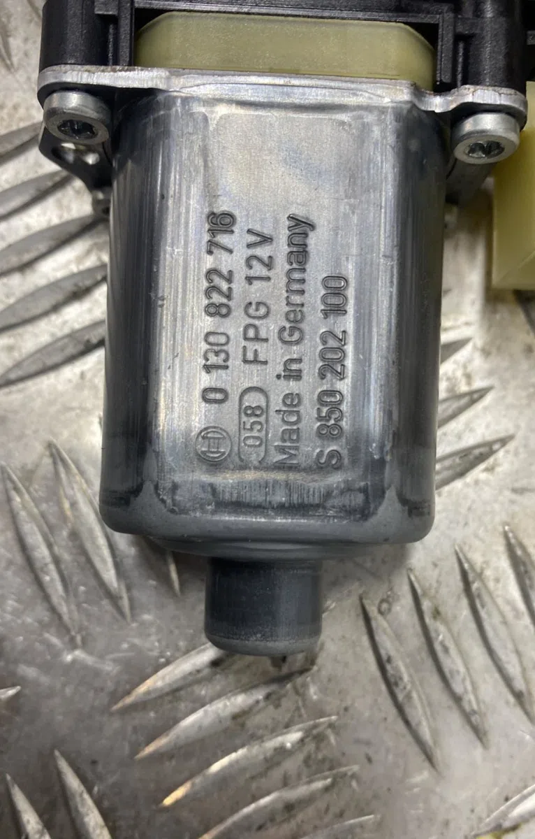 Mecanisme  moteur lève-glace avant droit SKODA SUPERB 3 PHASE 1 occasion