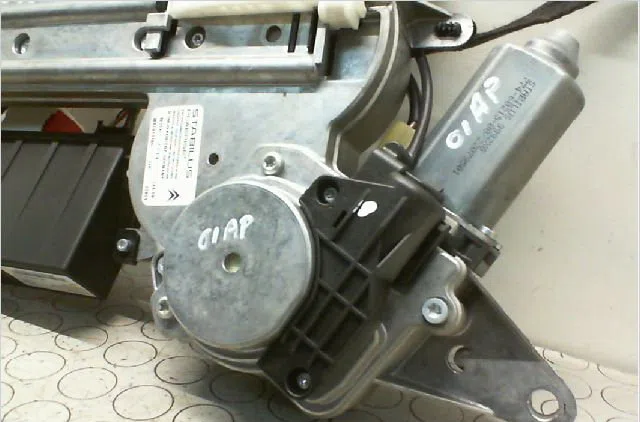 Moteur electrique de hayon-coffre Citroën C5 III Break (RW_) 2.0 hdi (2008) occasion