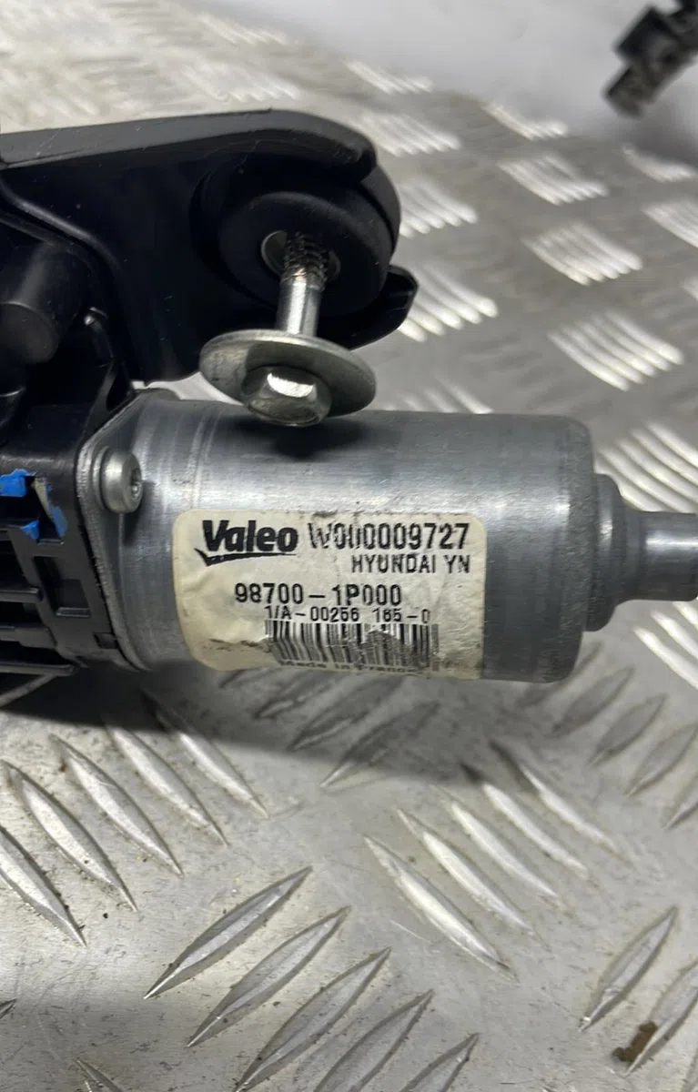 Moteur essuie-glace ar gauche KIA VENGA PHASE 1 occasion