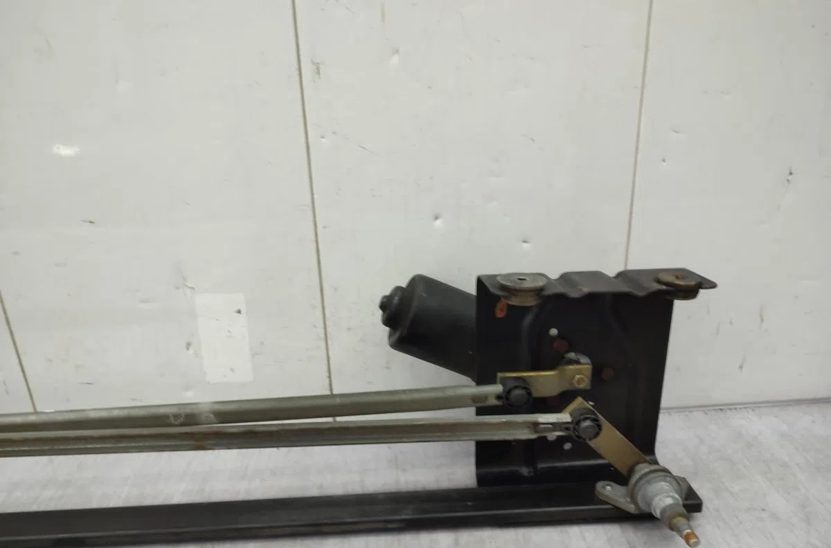 Moteur essuie-glace avant RENAULT TRAFIC 1 PHASE 1 occasion