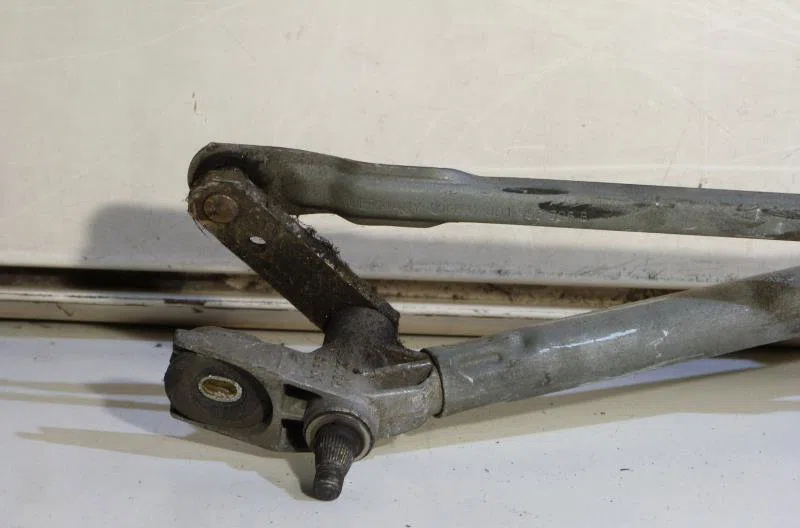 Moteur essuie-glace avant VOLKSWAGEN PASSAT 4 PHASE 2 occasion