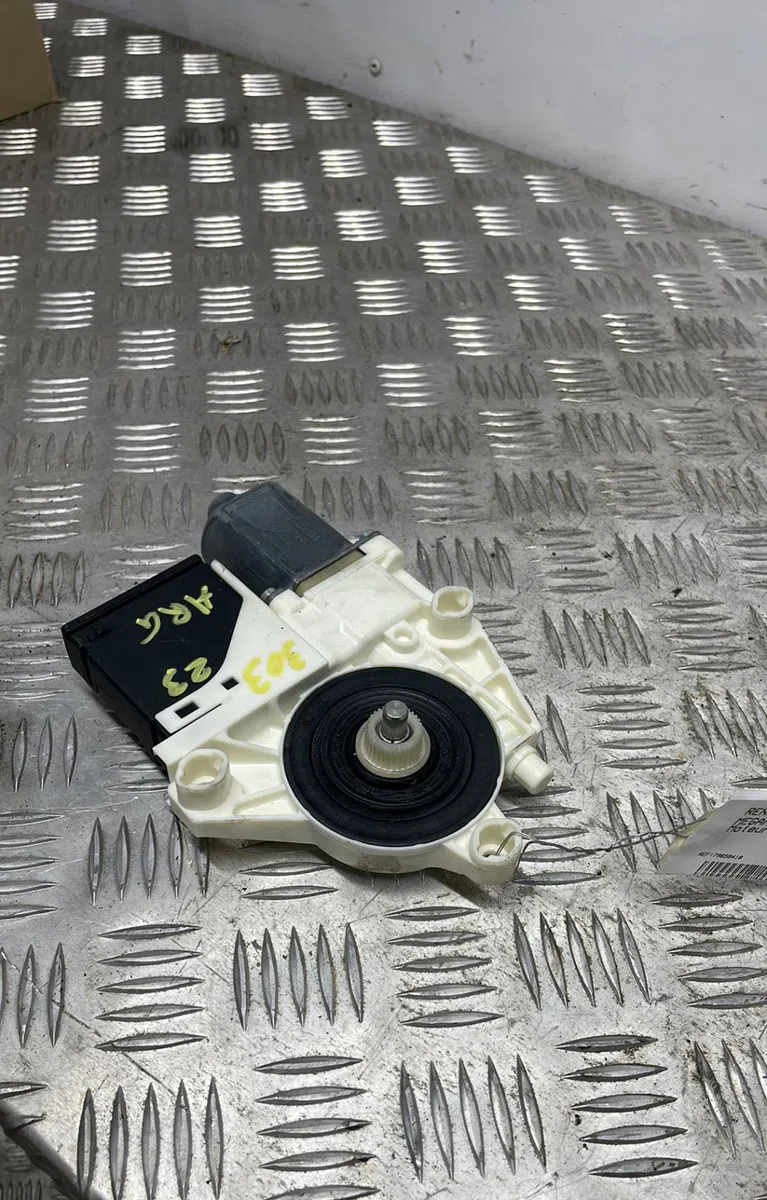 Moteur leve-vitre arg RENAULT MEGANE 3 PHASE 2 occasion
