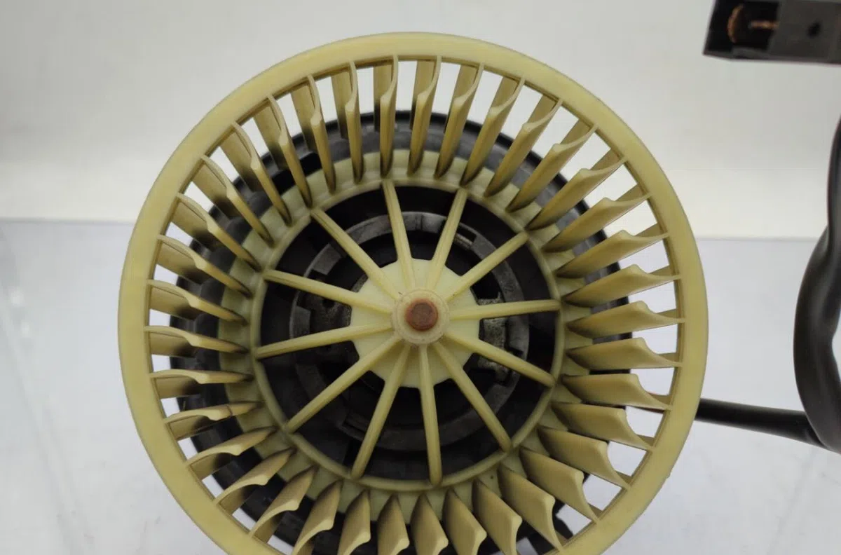 Moteur ventilateur chauffage AUDI 80 3 AVANT PHASE 2 BREAK occasion