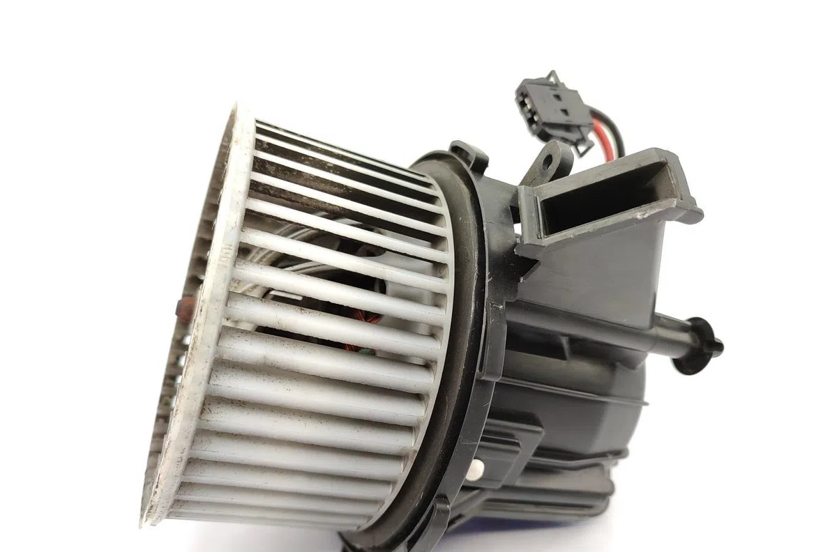 Moteur ventilateur chauffage AUDI A4 3 PHASE 1 occasion