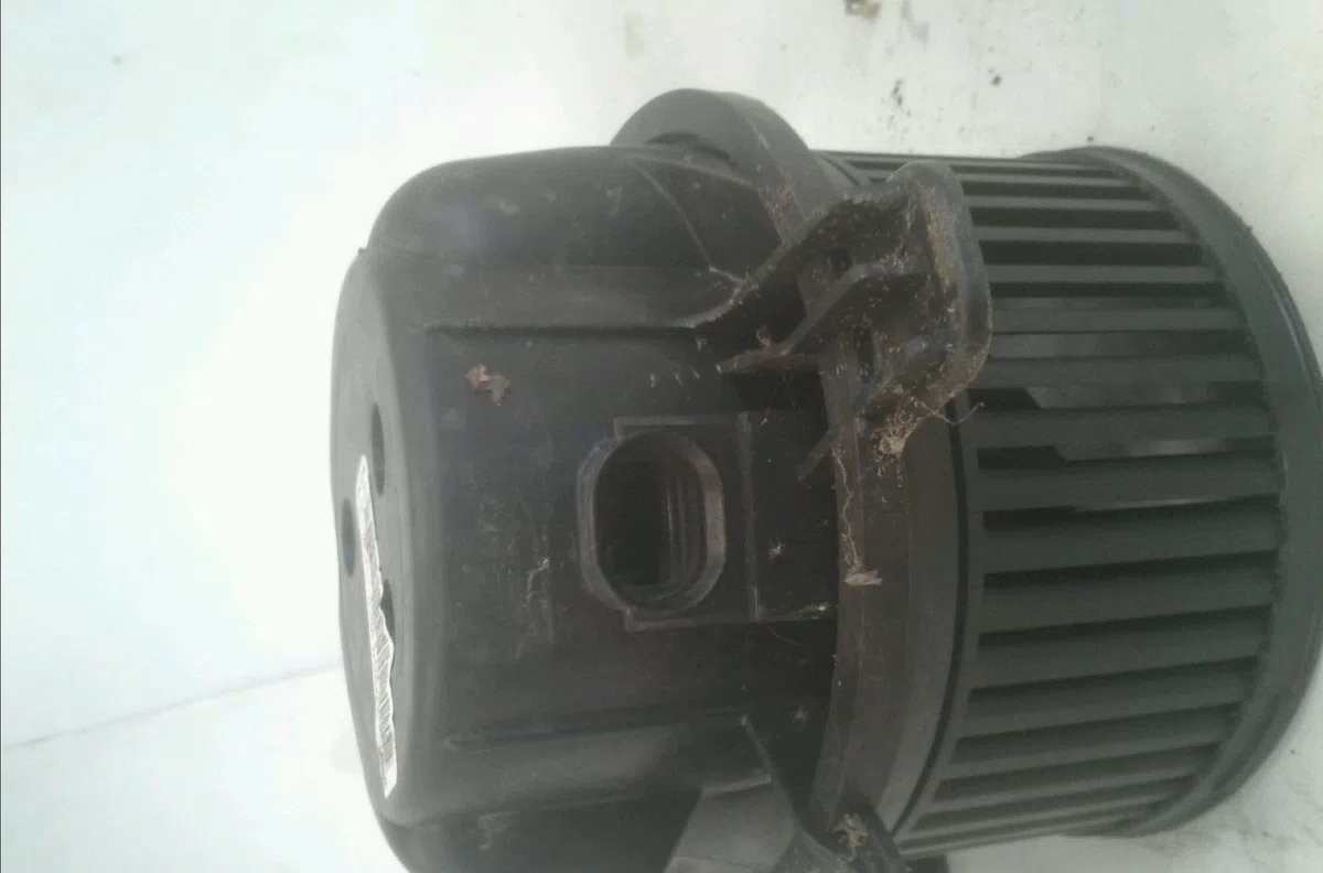 Moteur ventilateur chauffage RENAULT CLIO II 2002 occasion