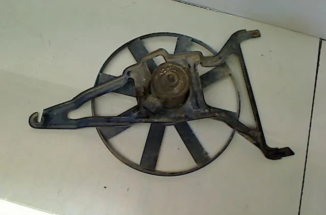 Moteur ventilateur radiateur CITROEN SAXO 1996 occasion