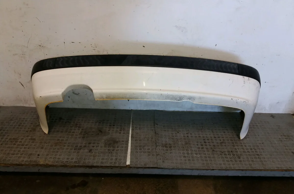 Pare-choc arrière Audi 80 B4 A trois volumes (8C2) 1.9 td (1991-1994) occasion