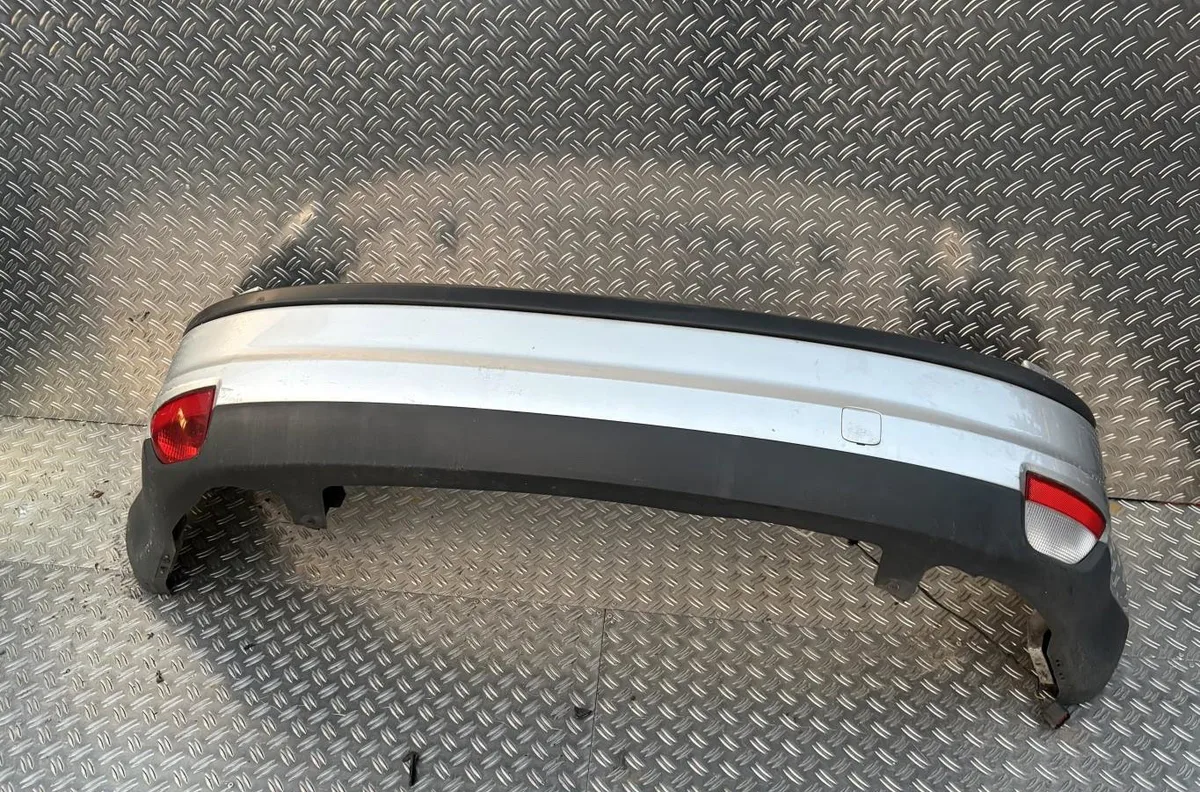 Pare-choc arrière Ford FOCUS II (DA_, HCP, DP) 1.6 ti (2004-2012) occasion