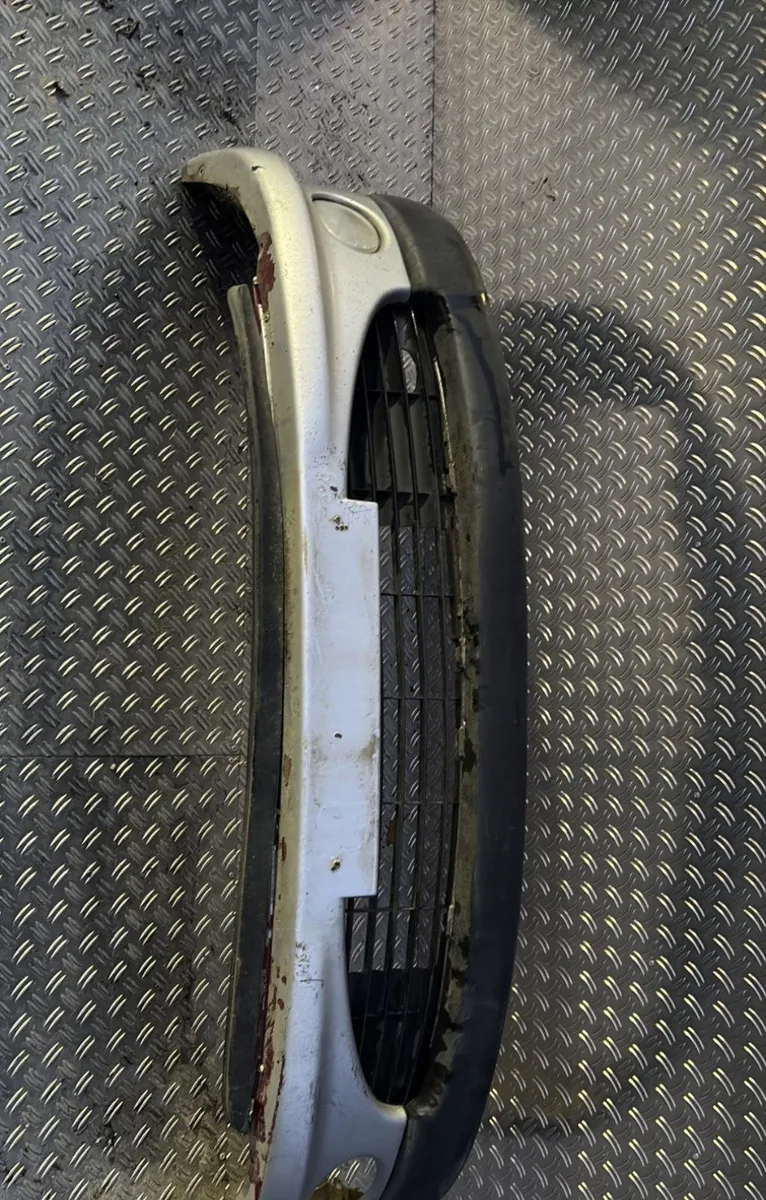 Pare-choc avant Peugeot 206 3-5 portes (2A-C) 2.0 hdi 90 (1999-2009) 5 portes occasion