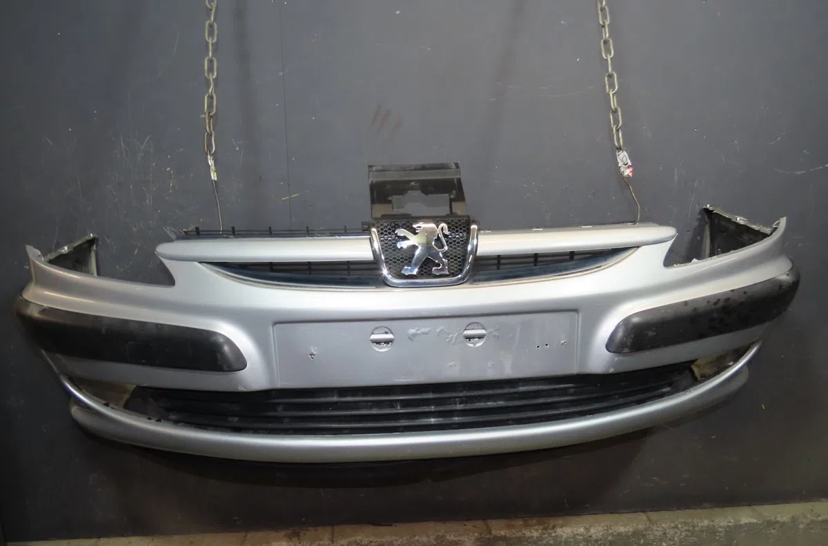 Pare-choc avant Peugeot 607 (9D, 9U) 2.2 hdi (2000-2006) occasion