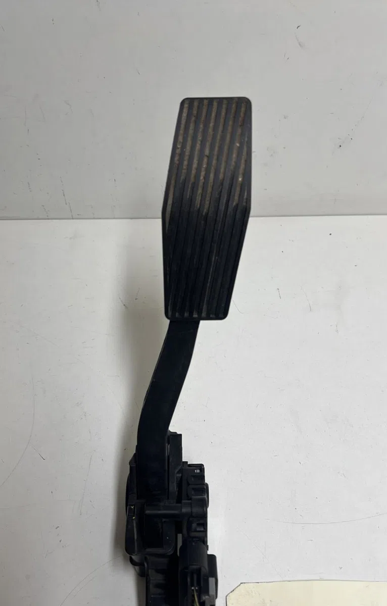 Pedale accelerateur Opel MERIVA B Monospace (S10) 1.7 cdti (75) (2010-2017) occasion