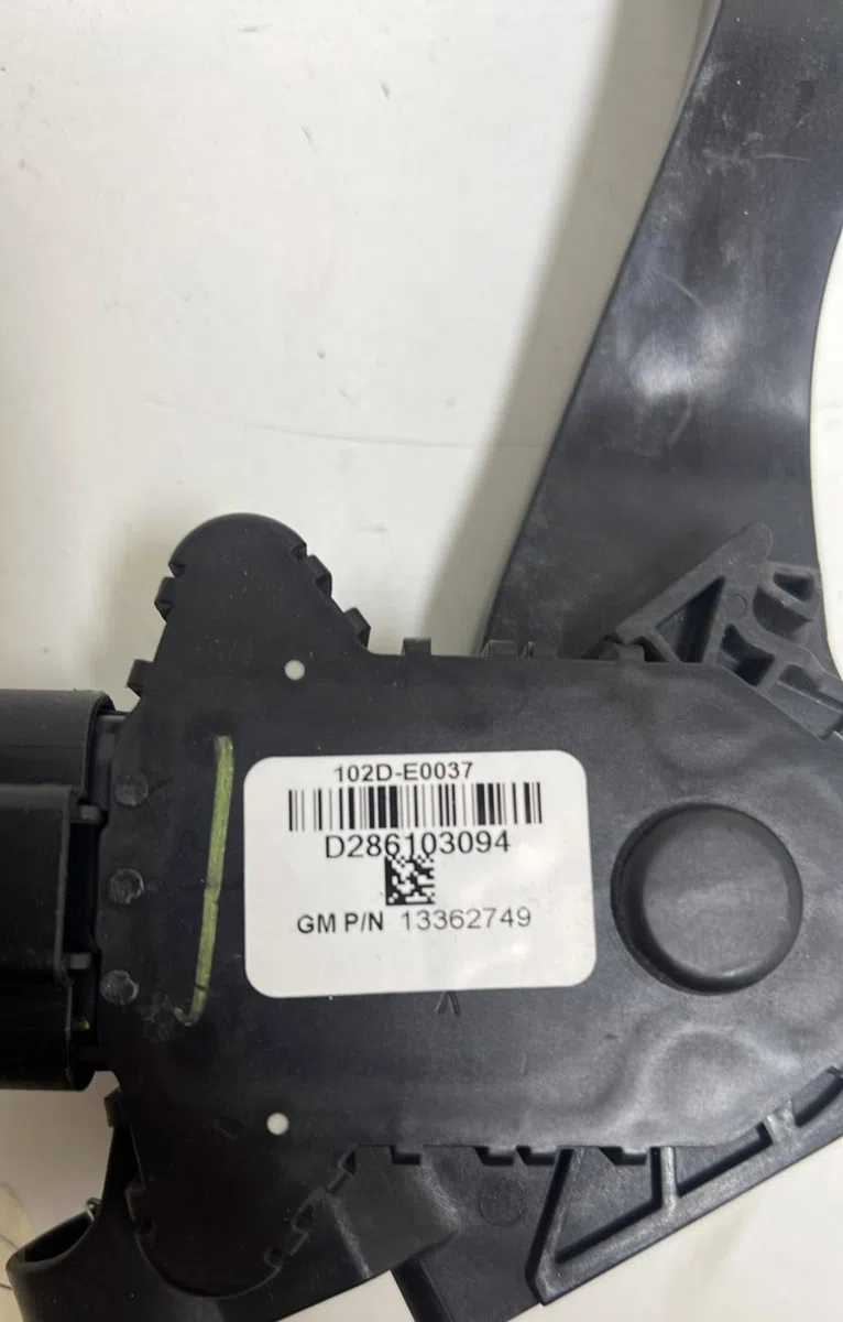 Pedale accelerateur Opel MERIVA B Monospace (S10) 1.7 cdti (75) (2010-2017) occasion