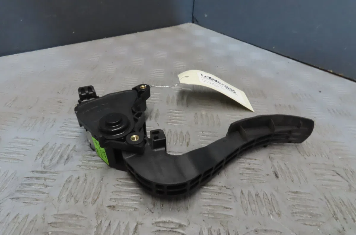 Pedale accelerateur RENAULT MEGANE 2016 occasion