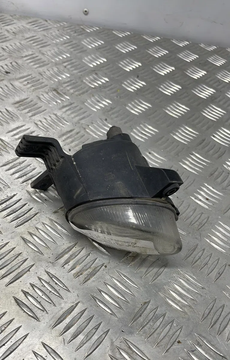 Phare antibrouillard avant droit AUDI A4 2 PHASE 2 occasion