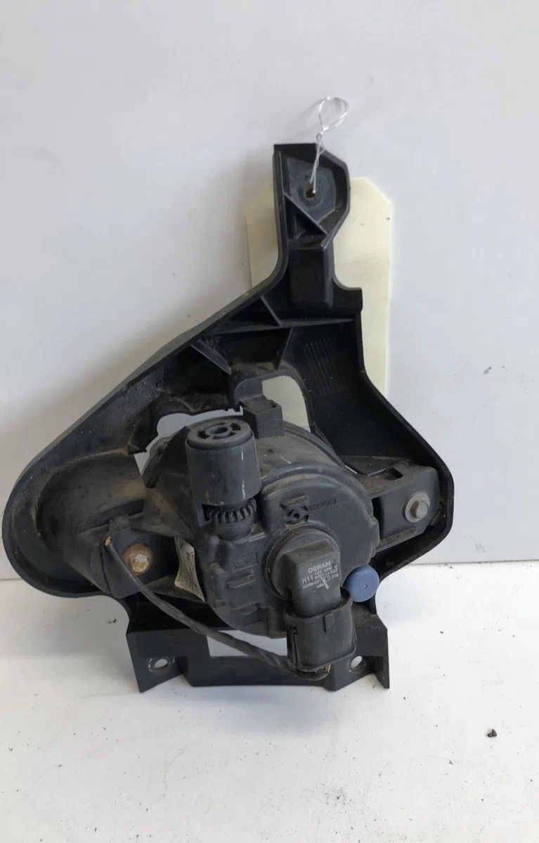 Phare antibrouillard avant droit Bmw 1 (E87) 120 d (2004-2011) occasion