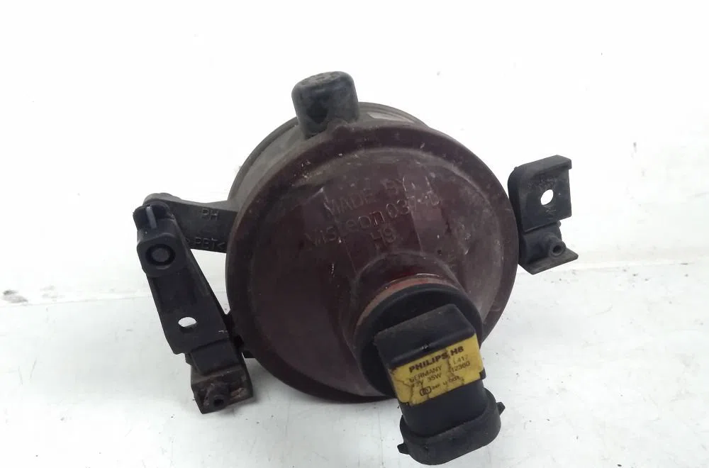Phare antibrouillard avant droit FORD FOCUS 2005 occasion