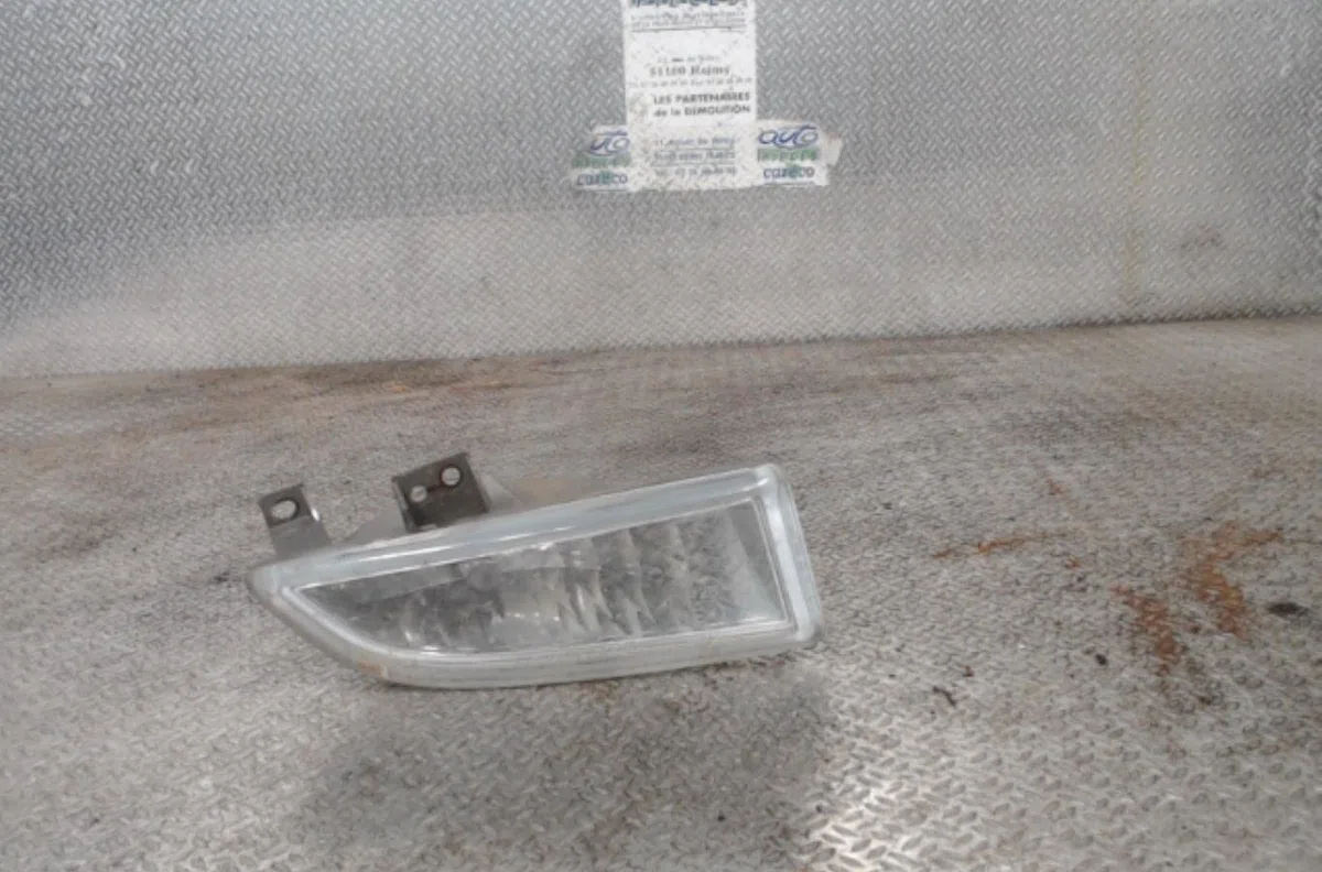 Phare antibrouillard avant droit MAZDA 2 1  2 1 occasion