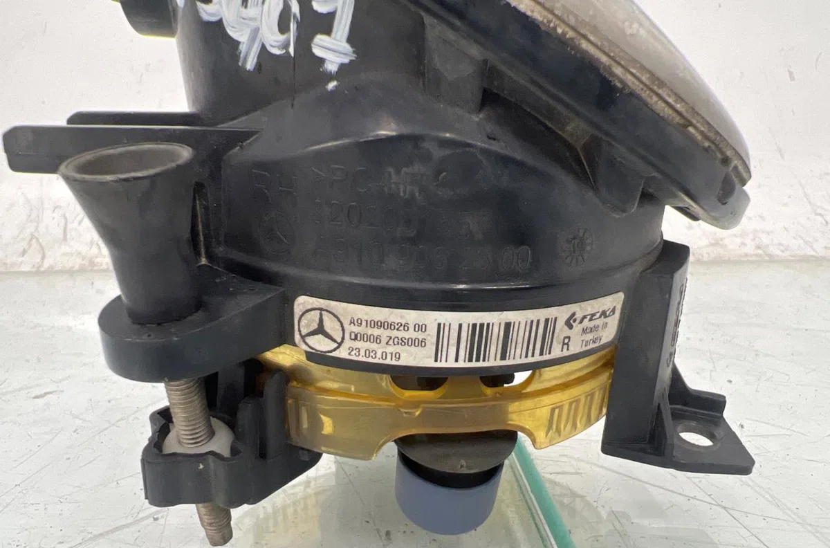 Phare antibrouillard avant droit MERCEDES SPRINTER 3 occasion