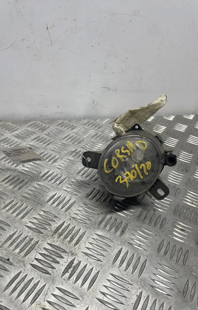 Phare antibrouillard avant droit OPEL CORSA D PHASE 2 occasion