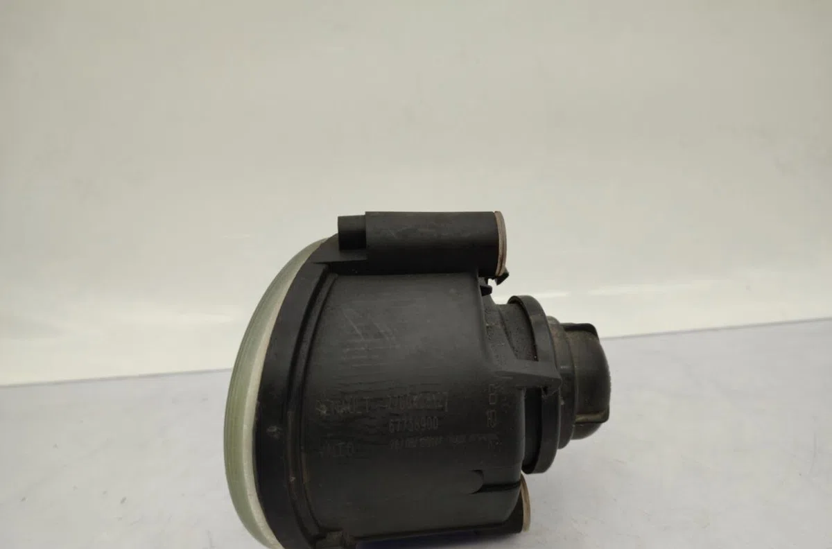 Phare antibrouillard avant droit RENAULT SCENIC 1 PHASE 2 occasion