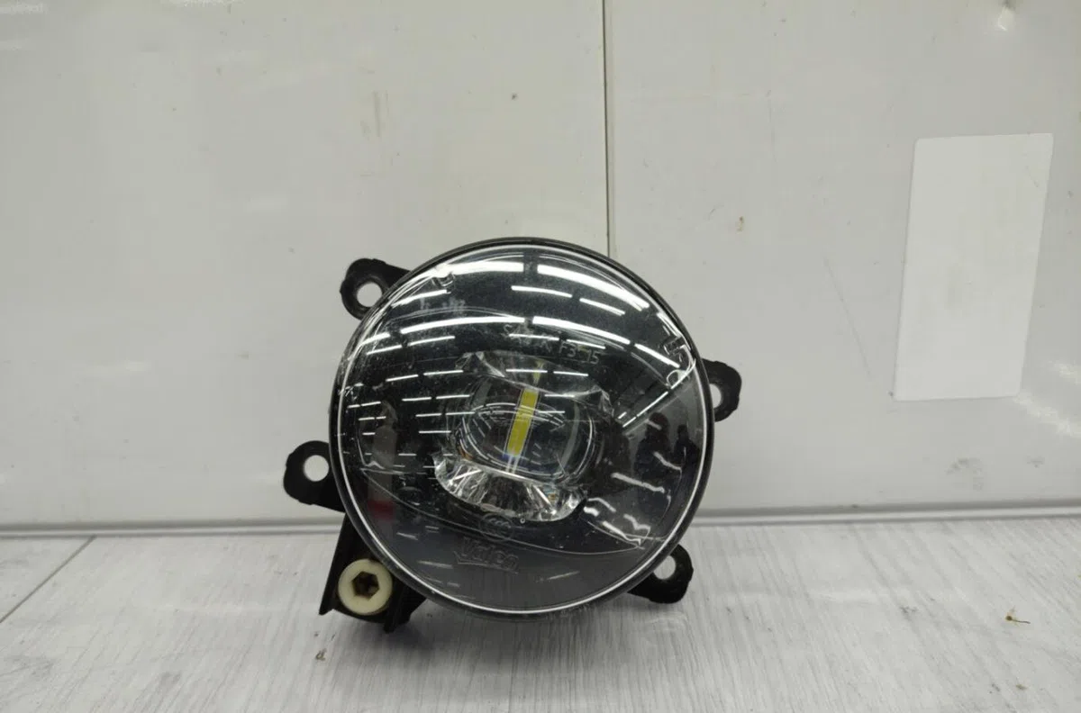 Phare antibrouillard avant gauche RENAULT CLIO 4 PHASE 1 occasion