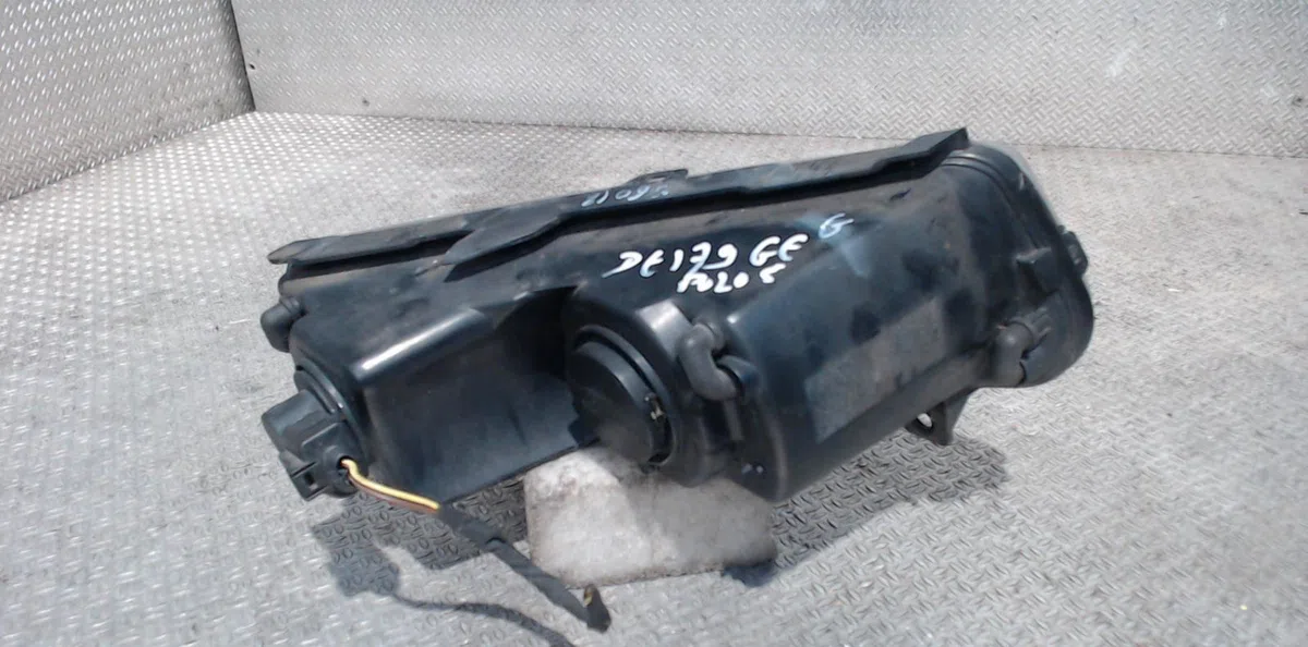 Phare antibrouillard avant gauche VOLKSWAGEN POLO 5 PHASE 1 occasion